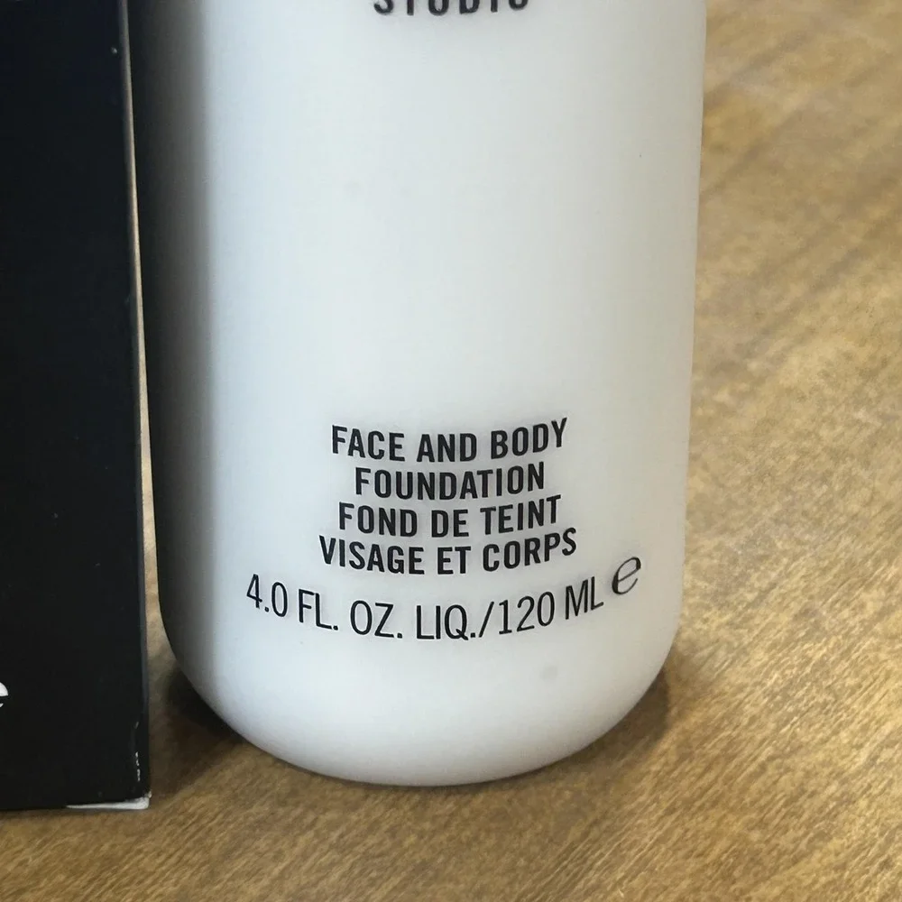 MAC Studio Face And Body Foundation White 4oz 120ml Liquid Makeup Women